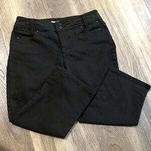 Chico’s Platinum Denim Black Crops S